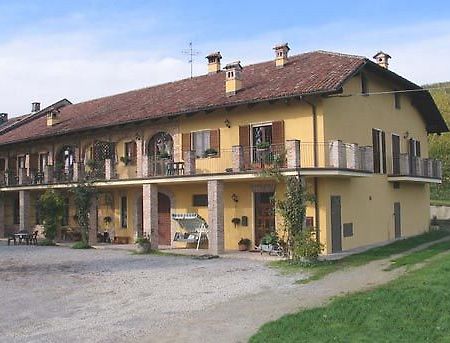 Cascina Rocca - Guest House Castiglione Falletto Buitenkant foto