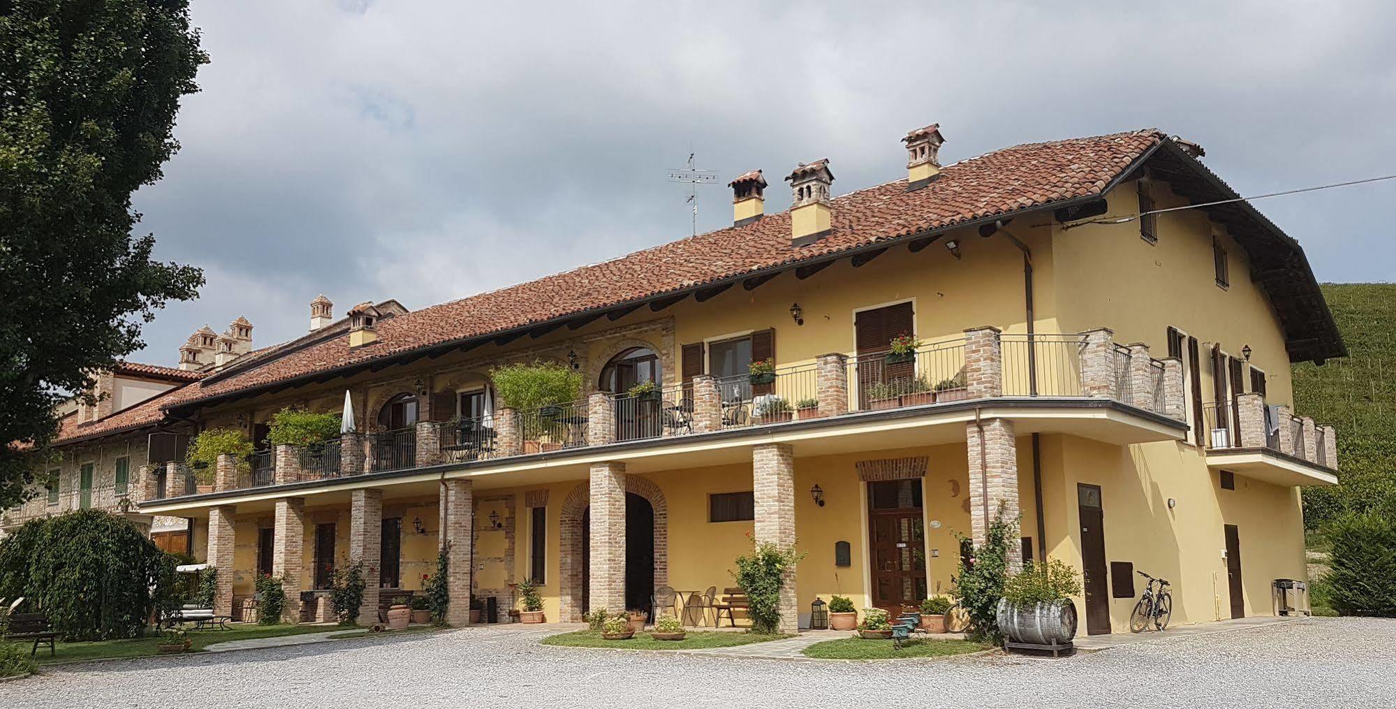Cascina Rocca - Guest House Castiglione Falletto Buitenkant foto